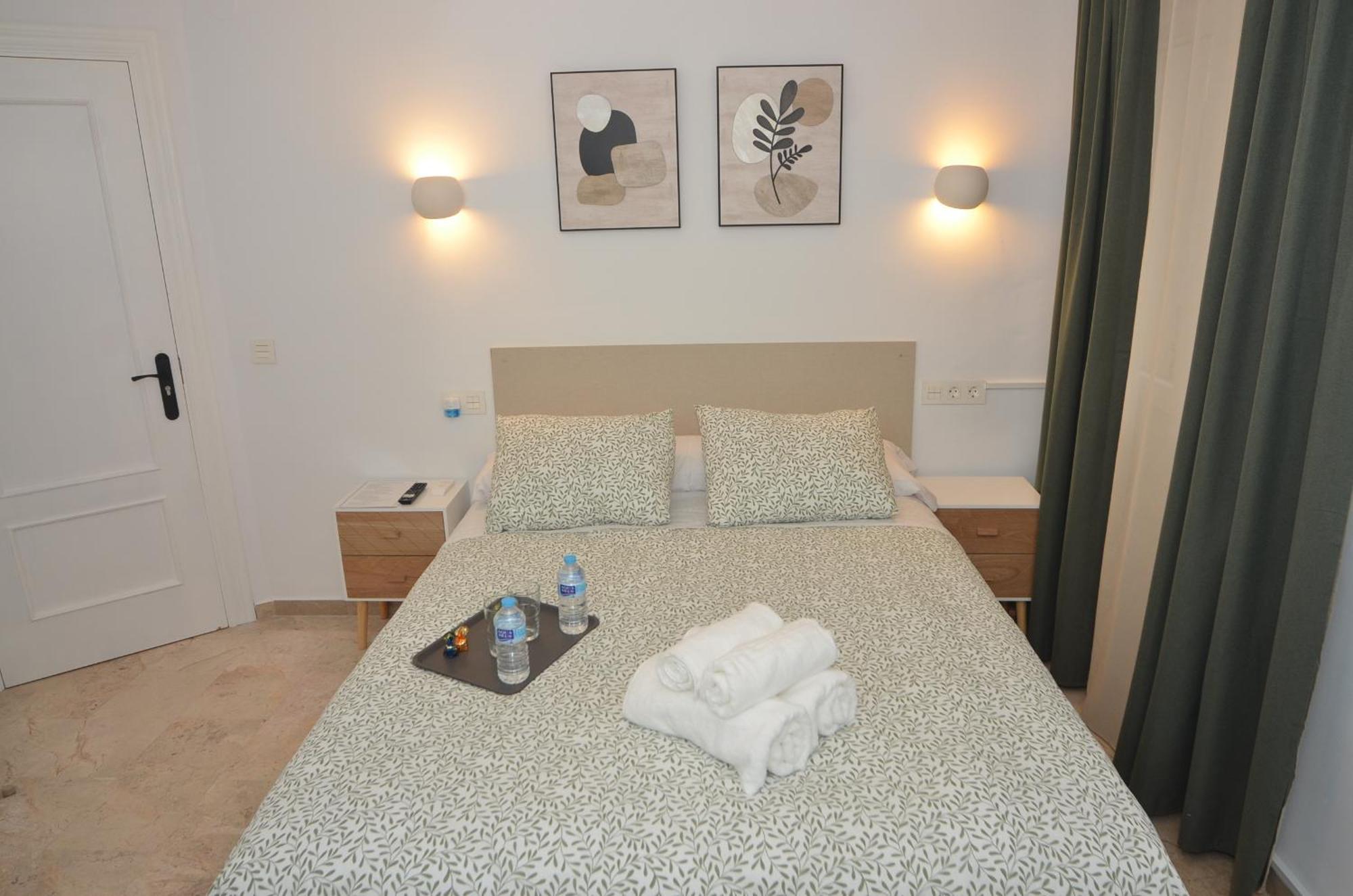 Alojamiento Azahara Málaga Esterno foto